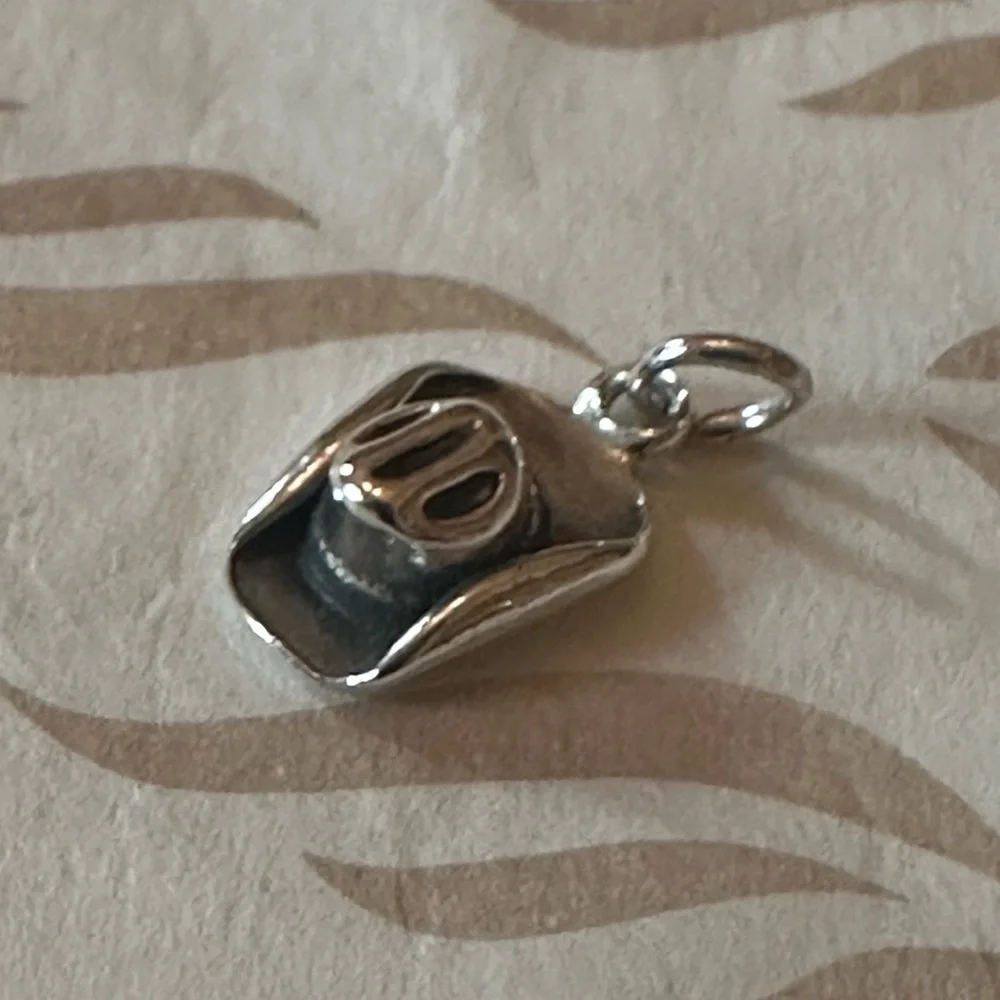 RETIRED James Avery Cowboy Hat Charm Sterling Silver Cut Loop. ❤️ - Picture 1 of 9